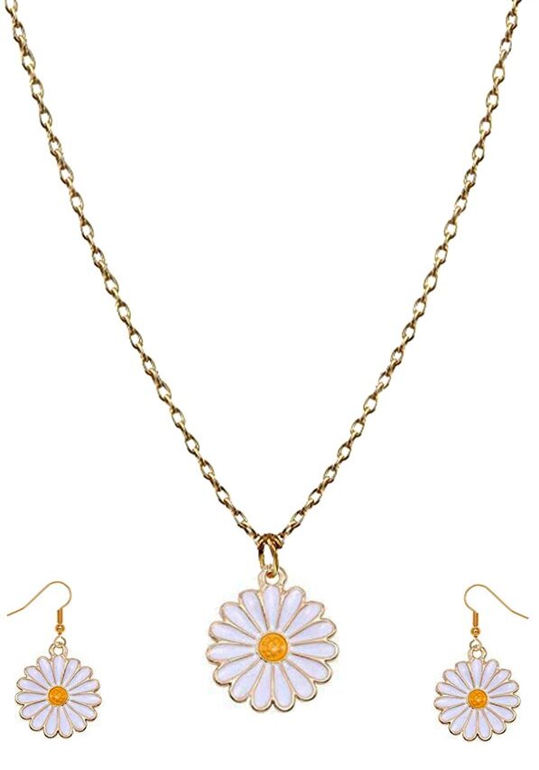White Daisy Pendant With Earring