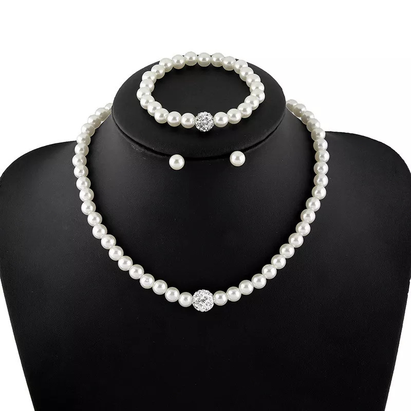 Buy Everyday Calm and Joy Pearl Necklace Online in India | Zariin